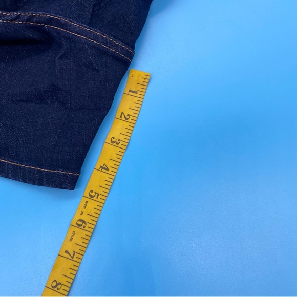 Lane Bryant Women's Dark Wash Denim Mid Rise Girlfriend Shorts Size 28 - Picture 6 of 7